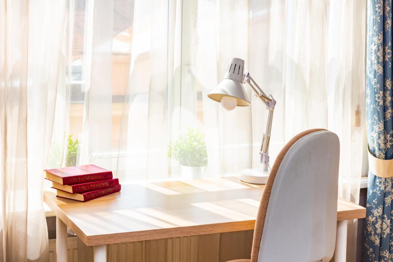 Classic Style Apartment In The Center Of リガ エクステリア 写真