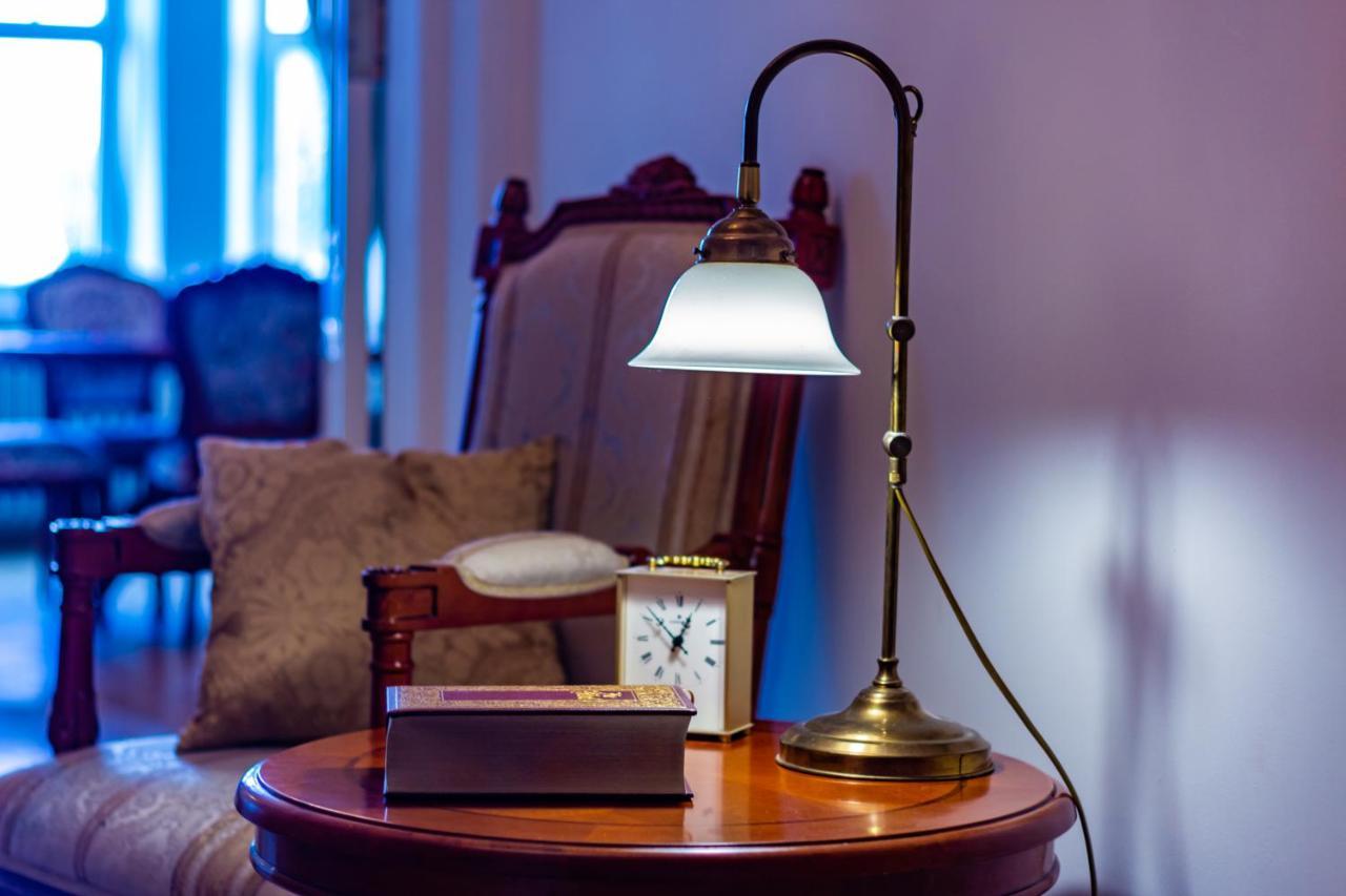 Classic Style Apartment In The Center Of リガ エクステリア 写真