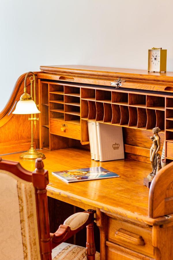 Classic Style Apartment In The Center Of リガ エクステリア 写真