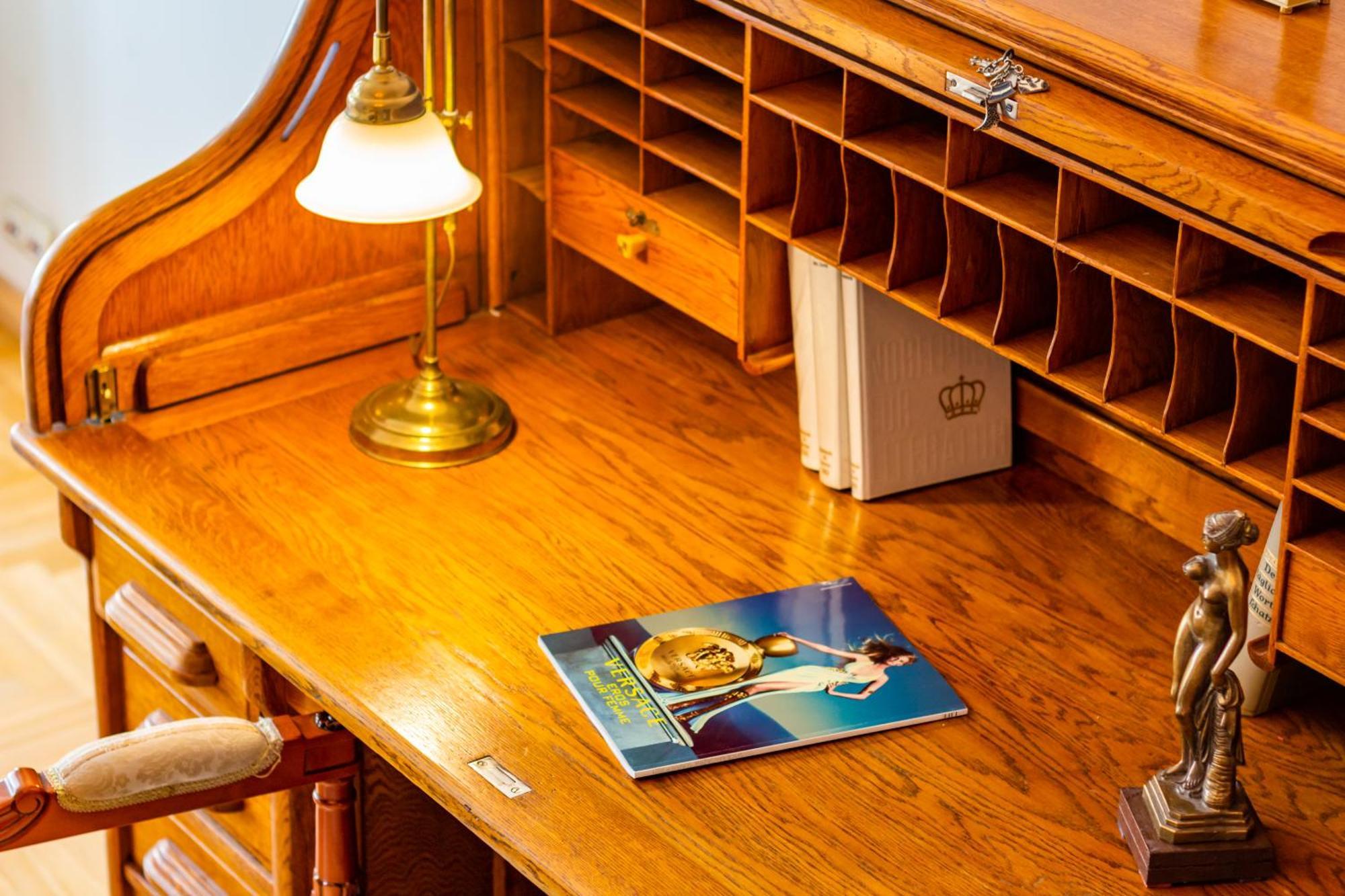 Classic Style Apartment In The Center Of リガ エクステリア 写真