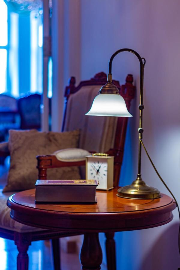 Classic Style Apartment In The Center Of リガ エクステリア 写真